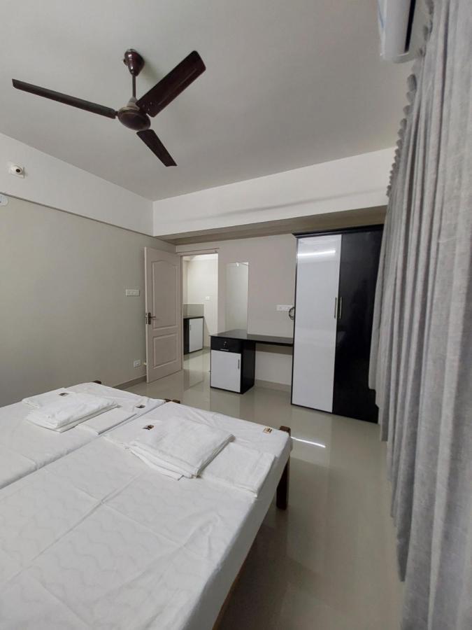 Hotel Mannat Residence Тривандрум Экстерьер фото